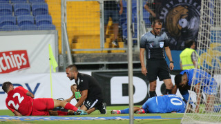 След влизане на Боби Цонев - халф на Царско село с тежка контузия