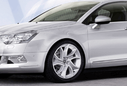 Кметските съветници в Милано се отказват от служебните си коли