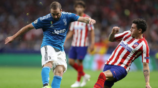 Нападателят на Ювентус Гонсало Игуаин ще получи предложение за нов