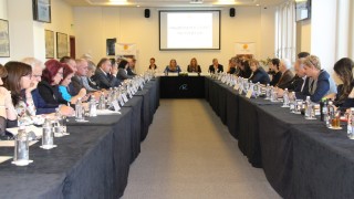 Обсъждат повишаване на минималната застраховка за туроператори