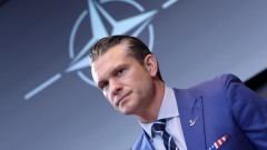 На азиатски форум за сигурност Хегсет убеждава, че САЩ са по-надежден партньор от Китай