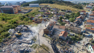 Бутат 36 незаконни къщи в Стара Загора