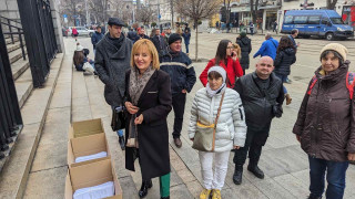 Три кашона колективни искове срещу телекомите внесоха днес от Изправи