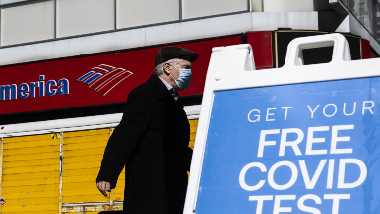 Ню Йорк повиши нивото за COVID до високо, настоява за носене на маски