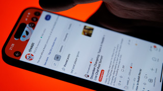 Социалната платформа Reddit е сключила споразумение с Google за това