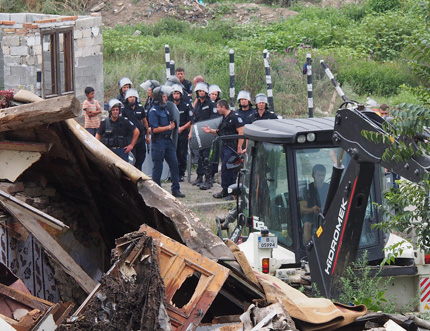ЕК скастри българските власти, събарящи цигански постройки без осигурен подслон