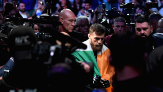 Само ден след като Конър Макгрегър съобщи че се оттегля