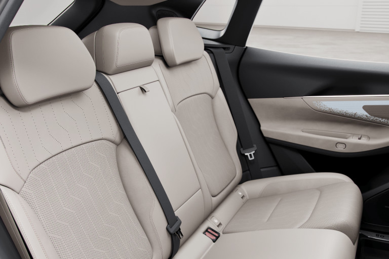 Lynk & Co 08 