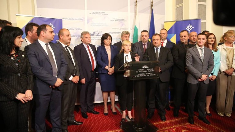 БСП захапа ГЕРБ, че не защитили кабинета си. Дебатите между