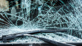  Кола се заби челно в рейс на градския превоз в София 