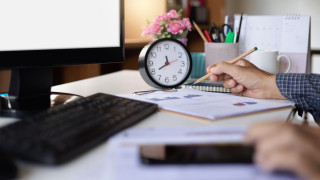 Продължаването на дефицита по текущата сметка в съседна Гърция е