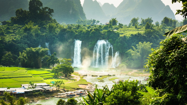Водопадът Детиан - азиатското чудо