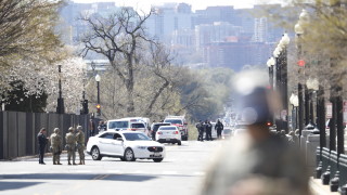 Блокираха Капитолия заради нападение, има загинал полицай