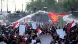  Полиция стреля против протестиращи в Багдад, употребява сълзотворен газ и водни оръдия 