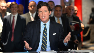 Популярният но и скандален американски телевизионен водещ Тъкър Карлсън вече