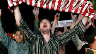 Феновете пощуряха след края мача между Милан и Ливърпул