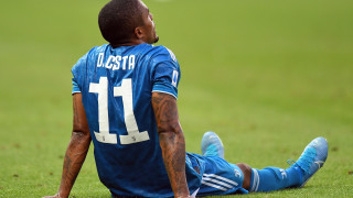 Играчът на Ювентус Дъглас Коста е с лека травма на