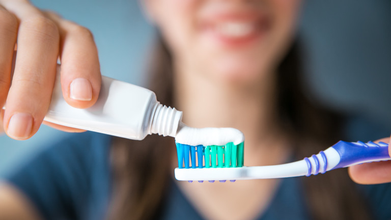 Само 30% от българите си мият зъбите
