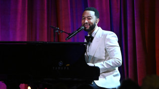 Джон Леджънд роден като Джон Роджър Стивънс е американски певец