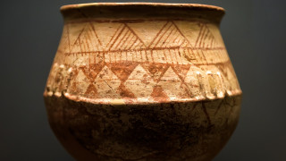 Мъж потроши антики за над 5 милиона долара след като