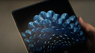 Сгъваемите смартфони тепърва навлизат в мейнстрийм пазара след като през