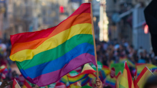 Г жо Фандъкова настоявам да забраните гей парада Защитете българските деца Това