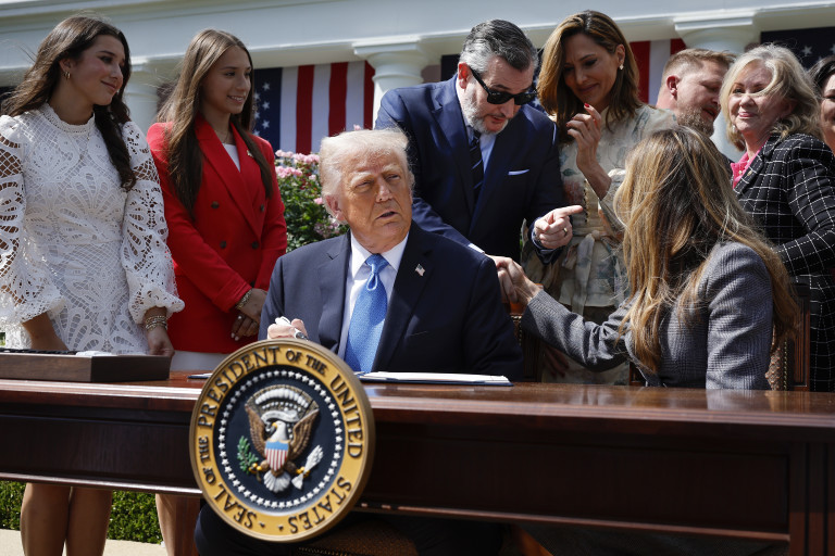 Мелания благодари за поддръжката