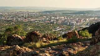 Спасиха мъж паднал в напоителен канал в Сливенско съобщават от