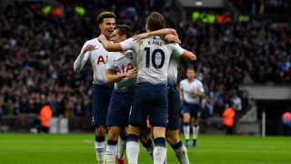 Отборът на Тотнъм се справя повече от добре на Уембли