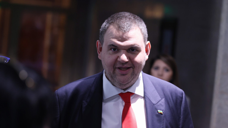 Със стахановско усърдие и единодушие номинират Пеевски за лидер на ДПС