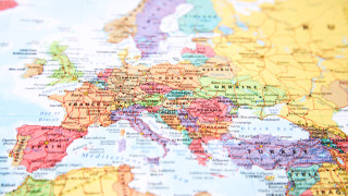 Украйна настоя Европейския съюз да затвори сухопътните морските и въздушните