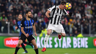 Марио Манджукич отказа солидно предложение за трансфер в китайски клуб