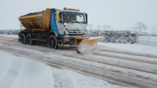 Заради лошите метеорологични условия са затворени пристанища в Гърция Движението