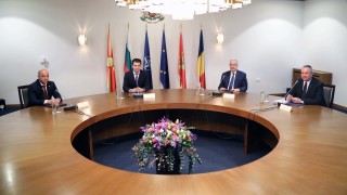 Енергетика и обща сигурност - Петков събра премиерите на Румъния, Черна Гора и Северна Македония