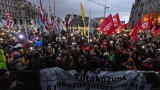 В Унгария хиляди пак протестират срещу Орбан и "робския труд"