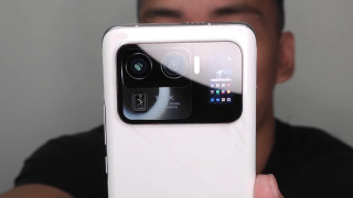 Xiaomi Mi 11 Ultra се появи с уникална камера и втори екран