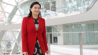 Най-богатата жена в света, спечелила състоянието си сама, споделя 3 съвета за успех