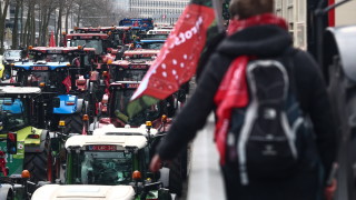 Хиляди фермери с трактори блокираха Брюксел