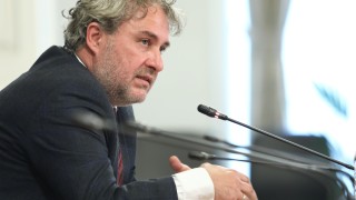 Разследват министъра на културата Боил Банов за спрения небостъргач I Tower