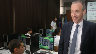 Министърът на образованието и науката Красимир Вълчев и главният изпълнителен