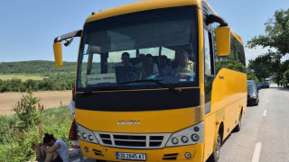 Дете е сред пострадалите в катастрофа на пътя Червен бряг