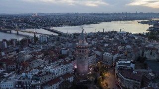 Продажбите на имоти в Турция записаха срив от близо 40%