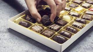 Шоколадовите бонбони в България се продават в големи полупразни кутии