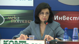 България е оставена на милостта на монополите, обвини Кунева