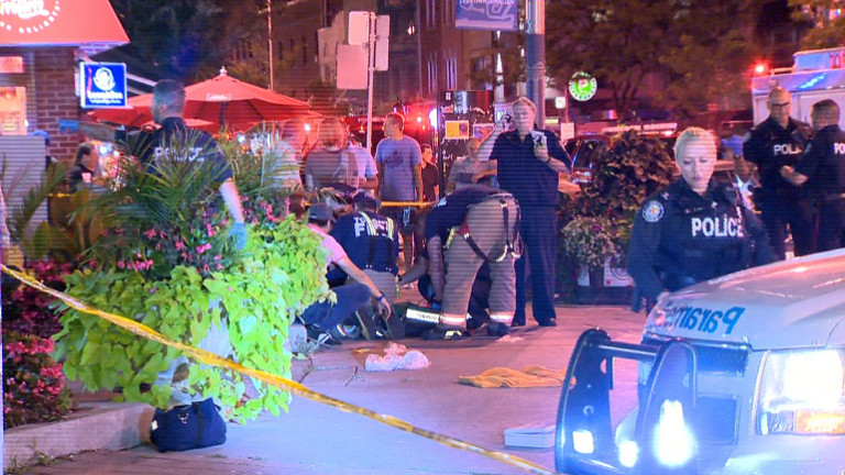 Най-малко 14 души са застреляни в Торонто, стрелецът е мъртъв,