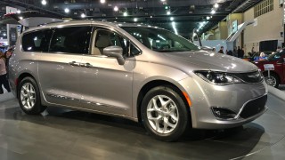Waymo купува 62 000 минивана, които ще станат автономни