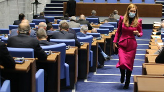 Депутатите редактираха поправките в Кодекса за търговското корабоплаване Това се налага