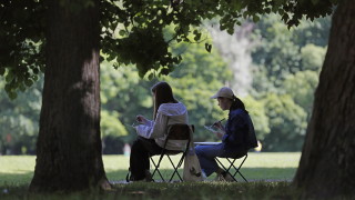 Пролетта ни намига