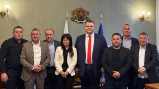 Драма в ДПС: Знакови фигури от Разградско смениха лагера и отидоха при Пеевски