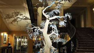 Коледно дърво от Christian Dior